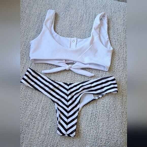 New White Crop Top and Black Striped Bikini Bottom - Picture 4 of 4